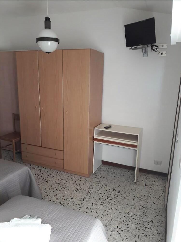 Hotel Sirena Μπελάρια-Ιτζέα Μαρίνα Εξωτερικό φωτογραφία