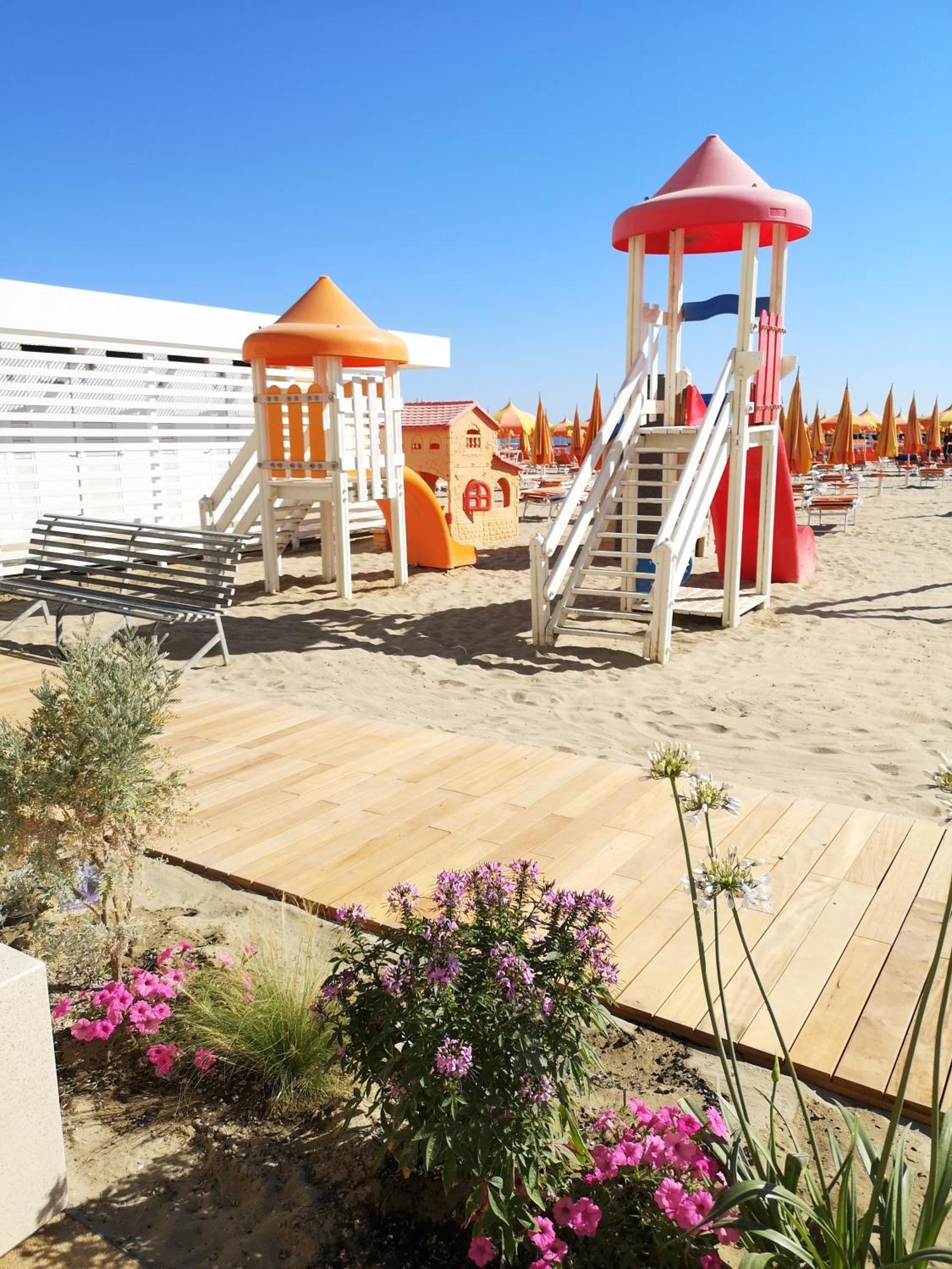 Hotel Sirena Μπελάρια-Ιτζέα Μαρίνα Εξωτερικό φωτογραφία