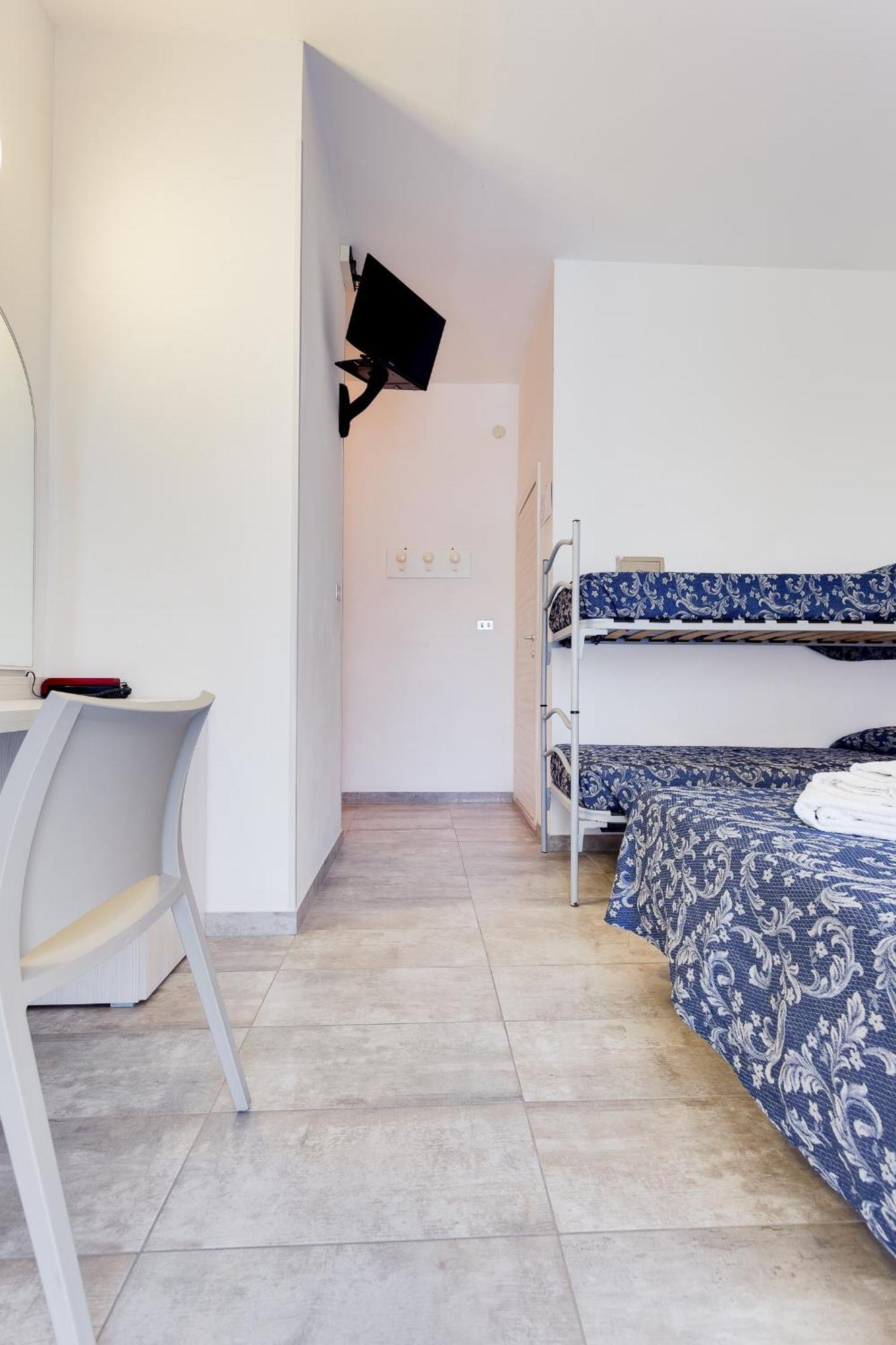 Hotel Sirena Μπελάρια-Ιτζέα Μαρίνα Εξωτερικό φωτογραφία