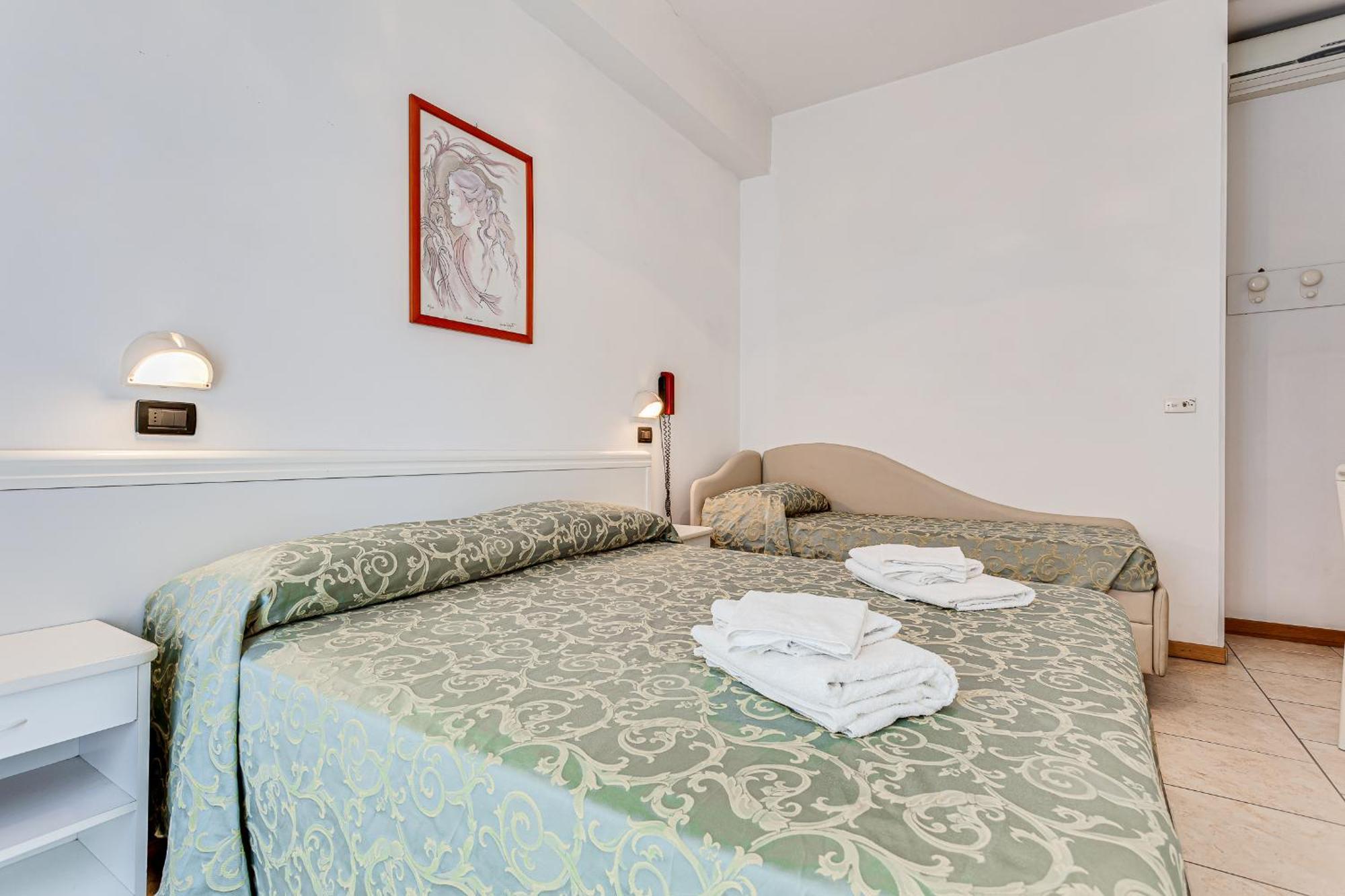 Hotel Sirena Μπελάρια-Ιτζέα Μαρίνα Εξωτερικό φωτογραφία