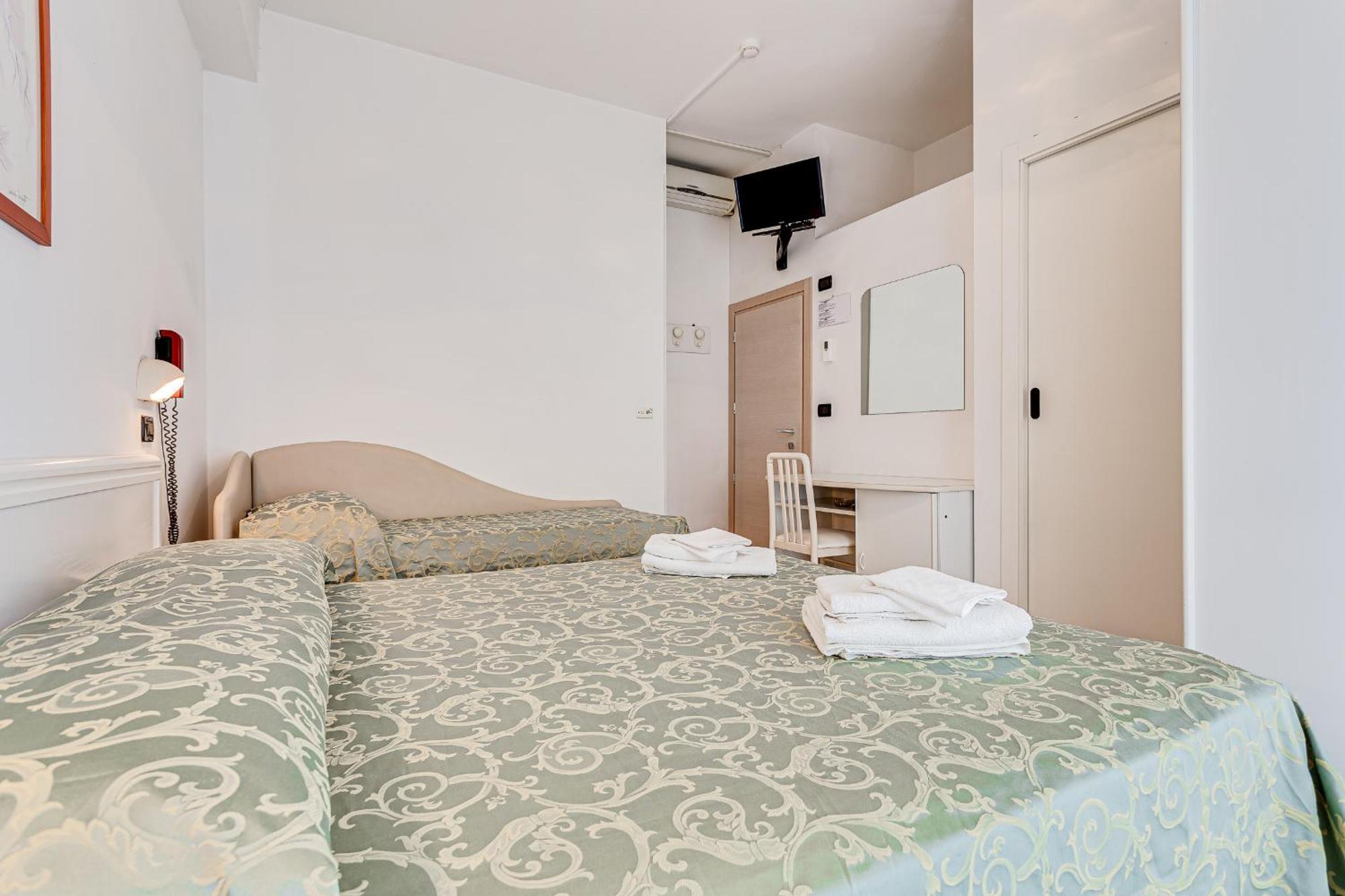 Hotel Sirena Μπελάρια-Ιτζέα Μαρίνα Εξωτερικό φωτογραφία