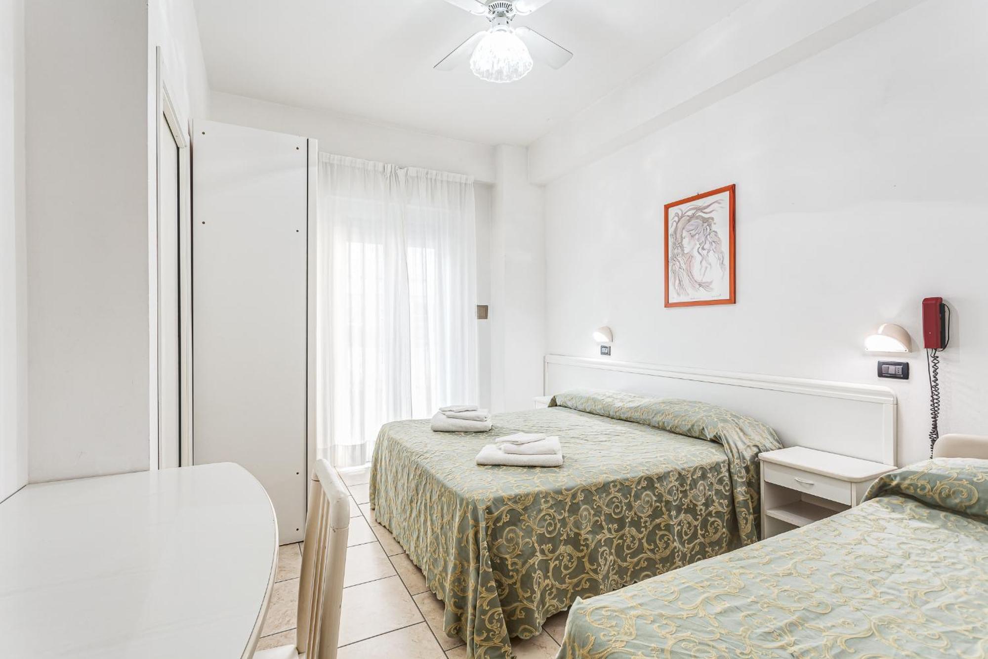 Hotel Sirena Μπελάρια-Ιτζέα Μαρίνα Εξωτερικό φωτογραφία